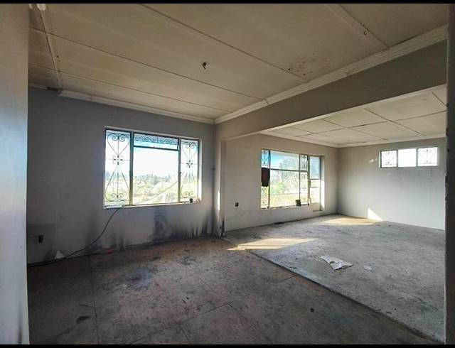 4 BEDROOM HOUSE FOR SALE IN MTHATHA CENTRAL